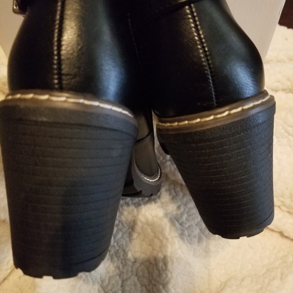 NWB Olivia Miller Boots - Picture 4 of 5